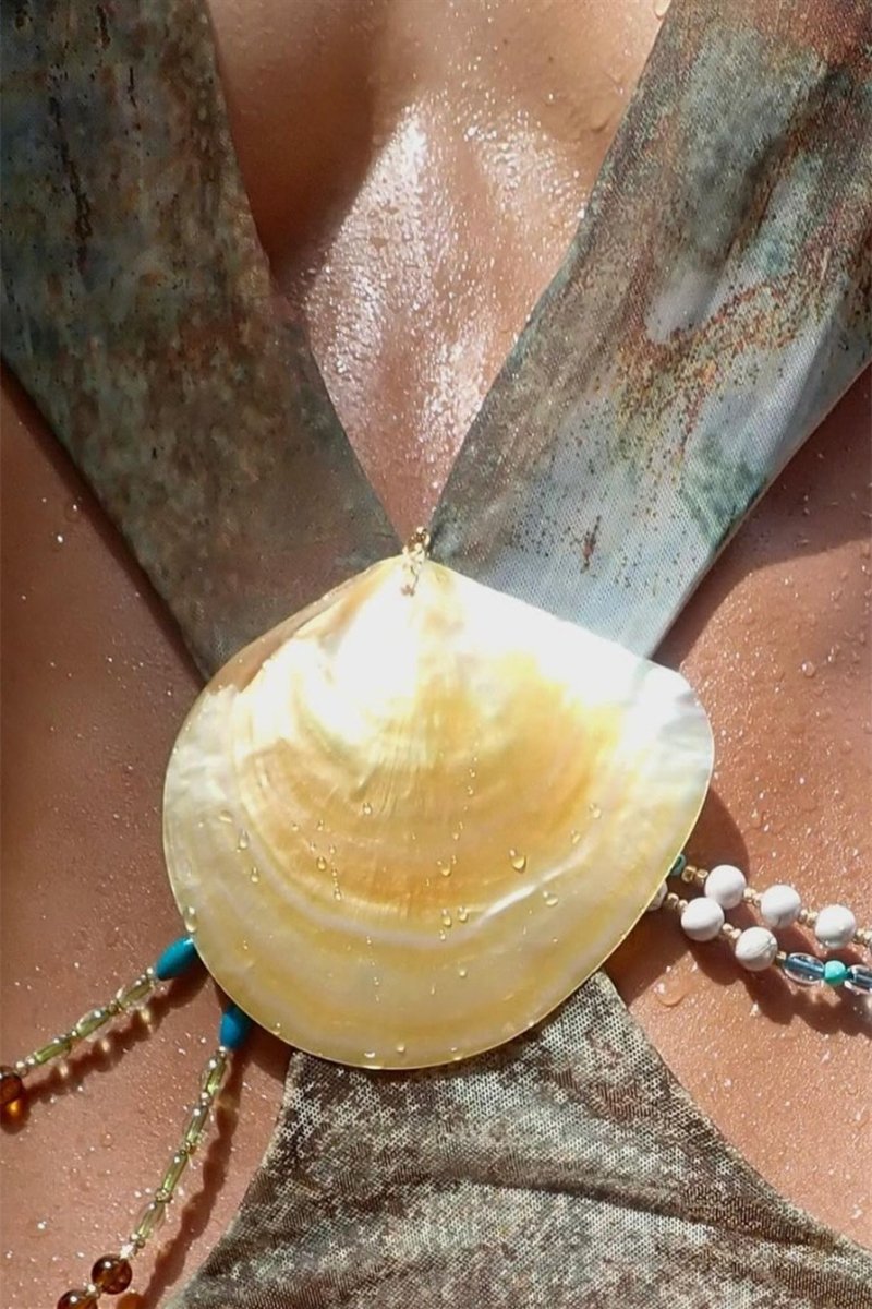 Eve Neckholder-Maxikleid aus Netzstoff mit Muschelbesatz