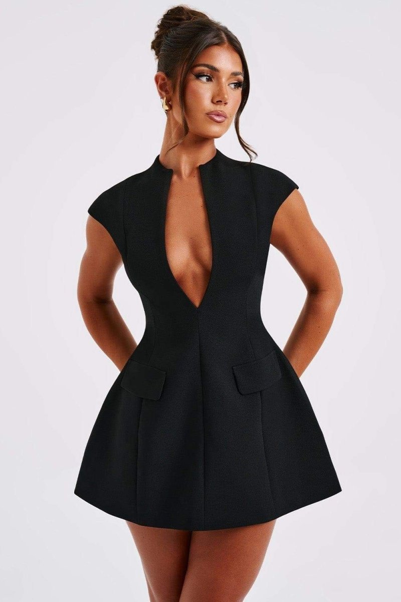 Evelyn Plissiertes Minikleid mit Flügelärmeln
