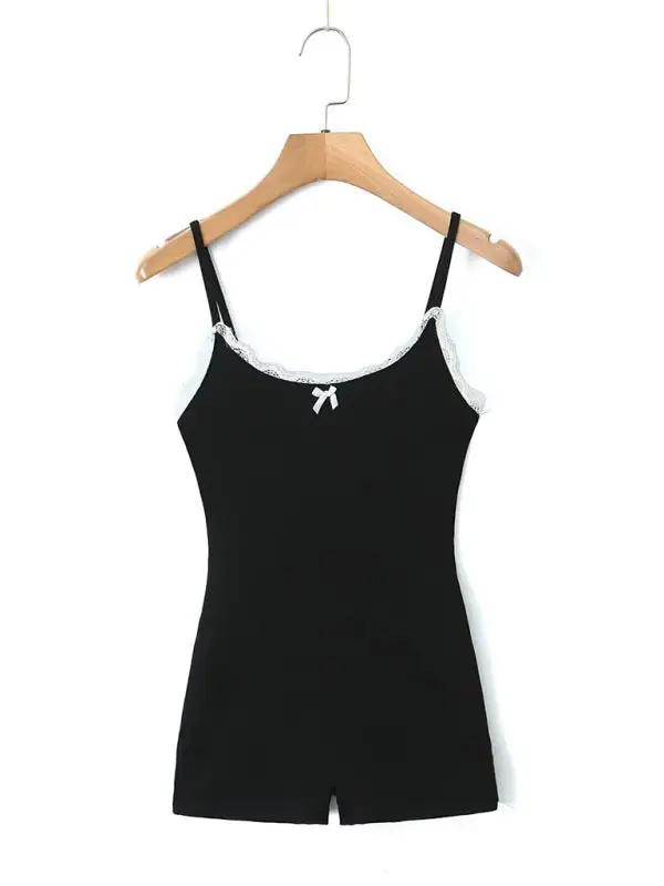 Neuer Jumpsuit aus Spitze mit U-Ausschnitt und Hosenträgern