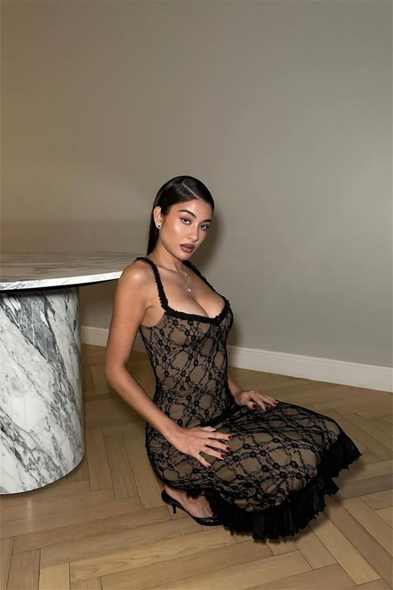 Robe longue Ina à volants et dentelle florale