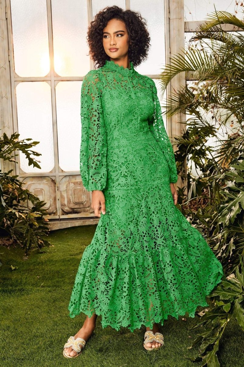 Joa – Ausgestelltes Maxikleid mit bestickter Spitze