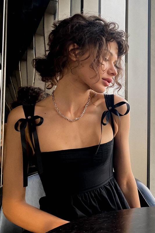 Kayla Minikleid mit Schleife und Schulterträgern