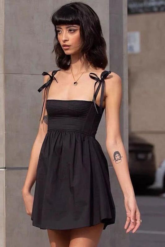 Kayla Minikleid mit Schleife und Schulterträgern
