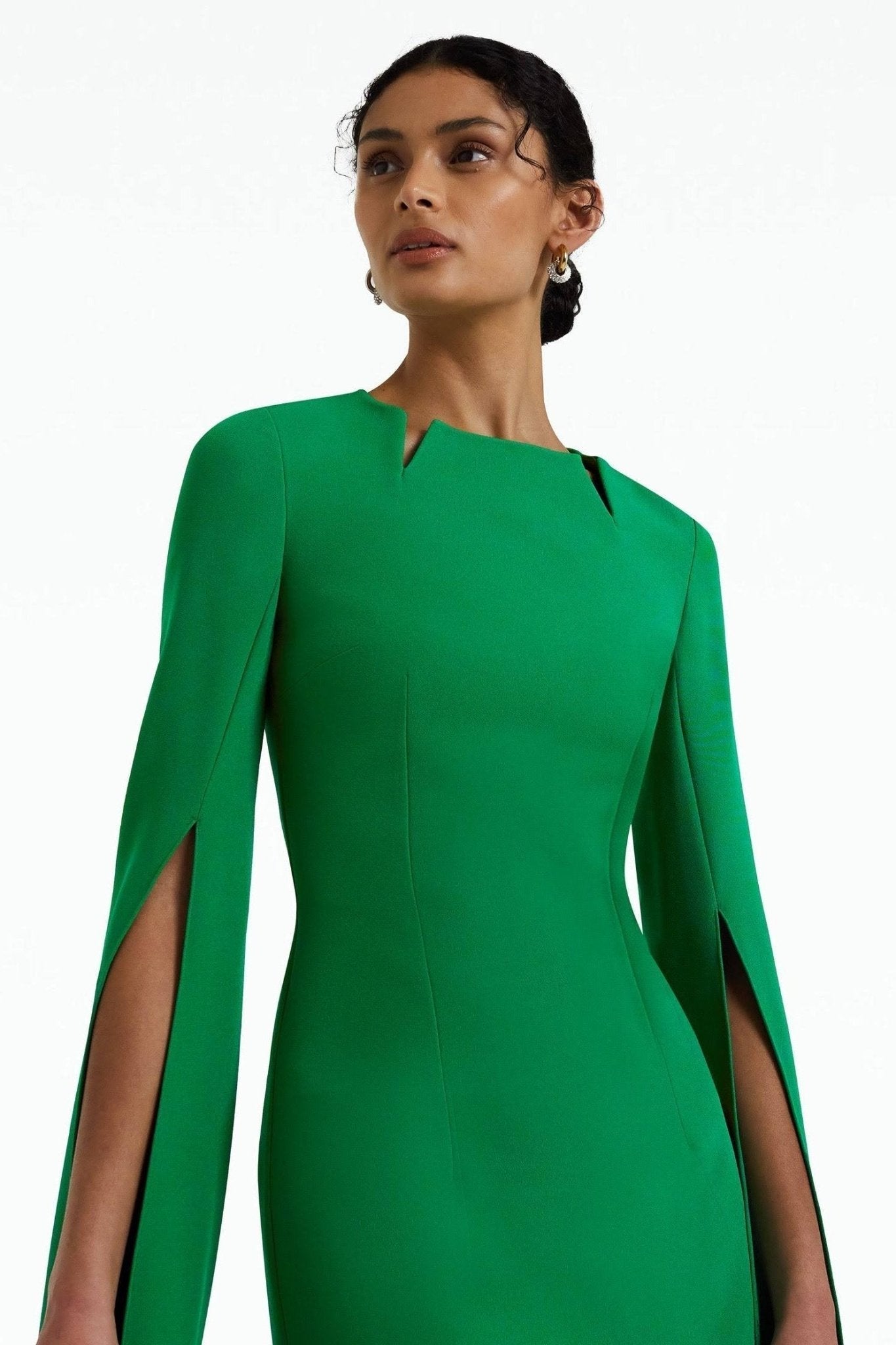 Madge Maxikleid mit spitzem Kragen und langen Ärmeln