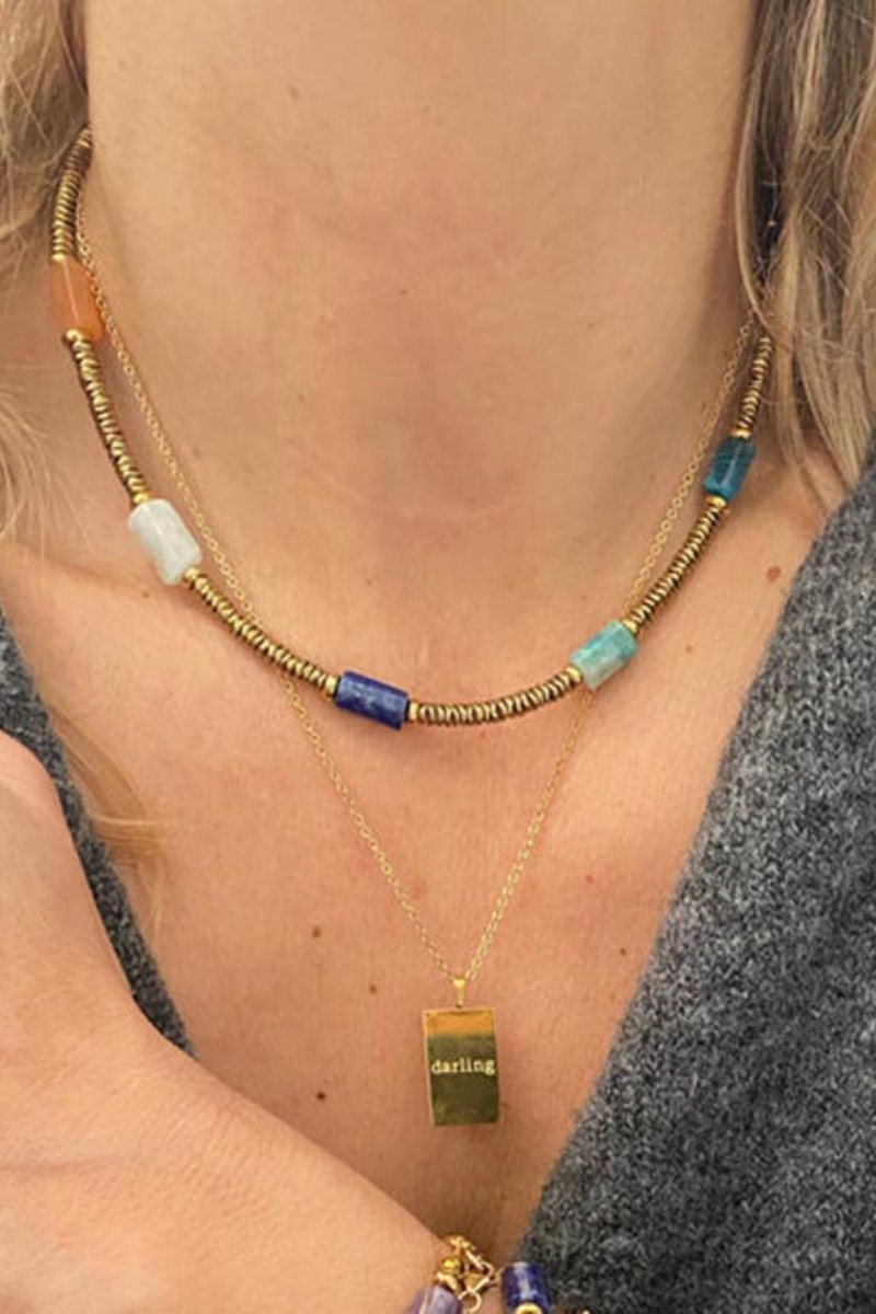 Collier Moira avec pierres aux couleurs contrastées