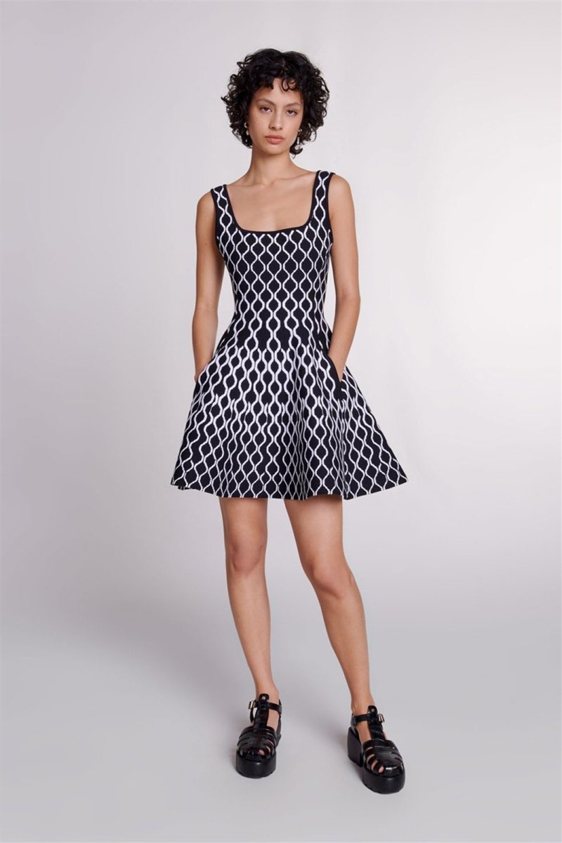 Mona Mini-Strickkleid mit abstraktem Print und eckigem Ausschnitt