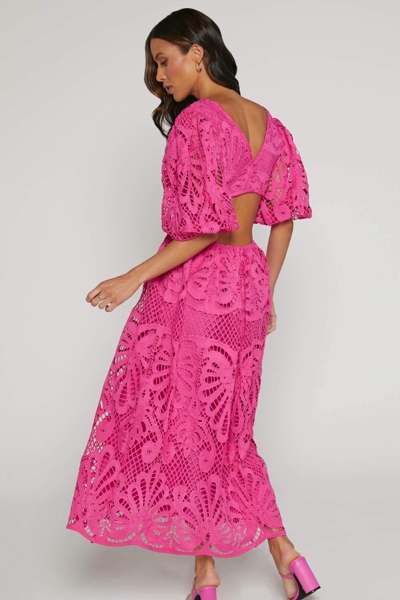 Sandra – Midikleid mit Cut-outs und Stickereien aus Spitze