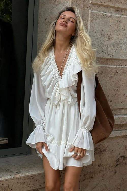 Robe courte à volants et col en V Sharon