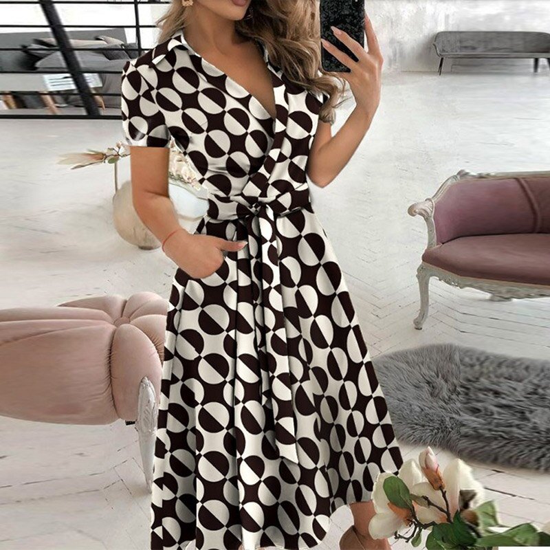 Langes Damenkleid