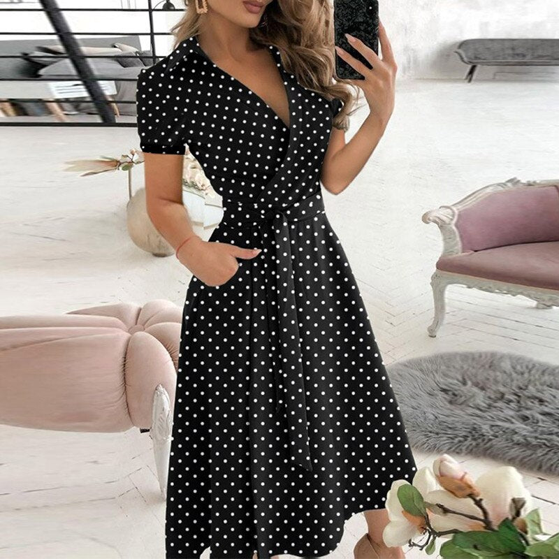 Langes Damenkleid